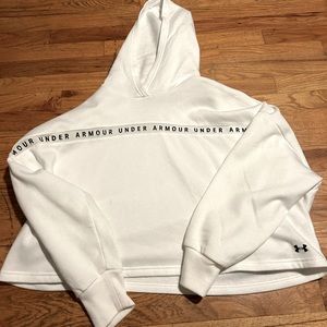 Women’s White loose cropped Under Armour Sweatshirt